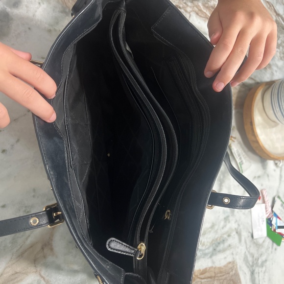 Michael kors purse - Picture 3 of 3